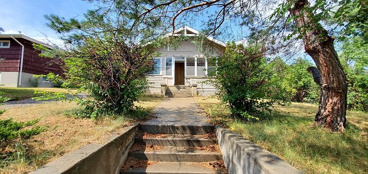 1st image of 739 Burlington Ave