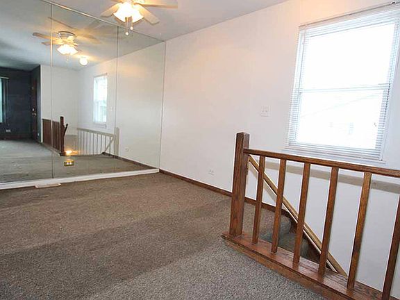 4th image of 738 Gloucester Dr #738