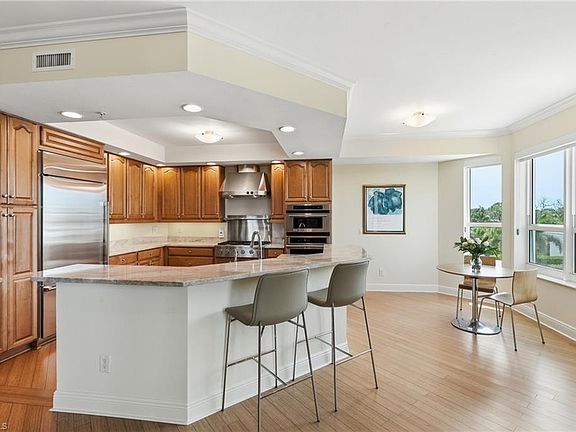 5th image of 285 Grande WAY #401