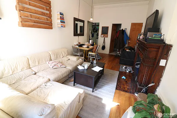 Rented by Oxford Property Group | media 9