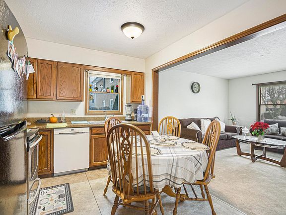 5th image of 1113 Court Ln APT B