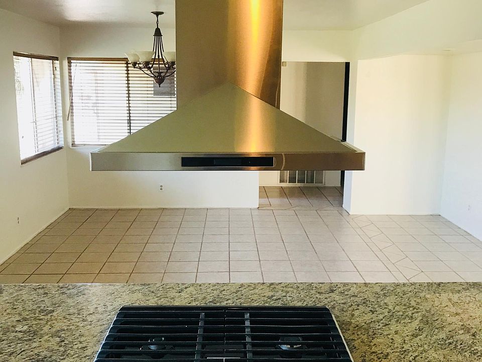 1st image of 44841 Sherwood Dr