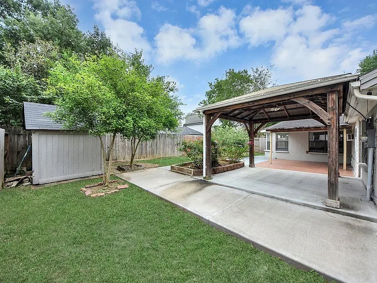 4922 E Laureldale Dr — Photo 33