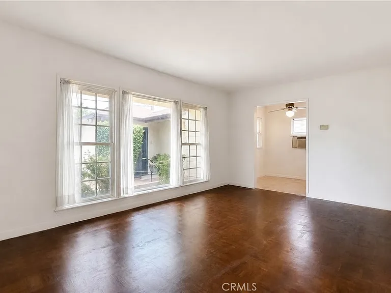 7002 Aura Ave — Photo 4