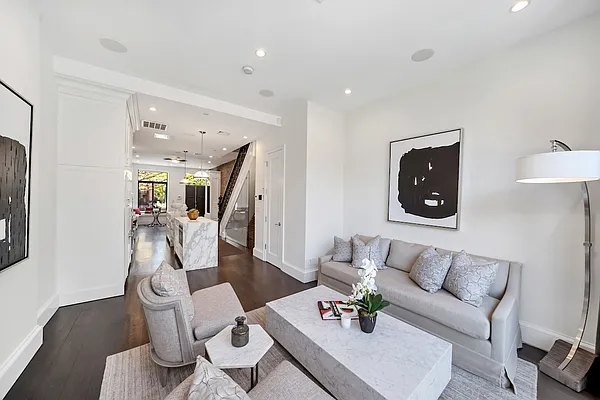 Sold by Bond New York | media 6