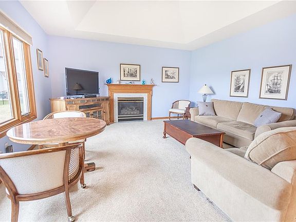 4th image of 56 Stony Brook Dr