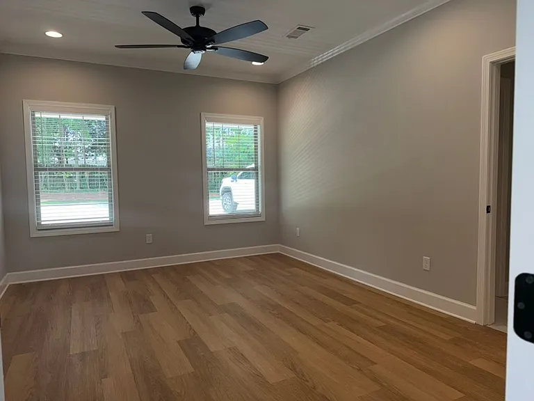 16 Lakeview — Photo 10