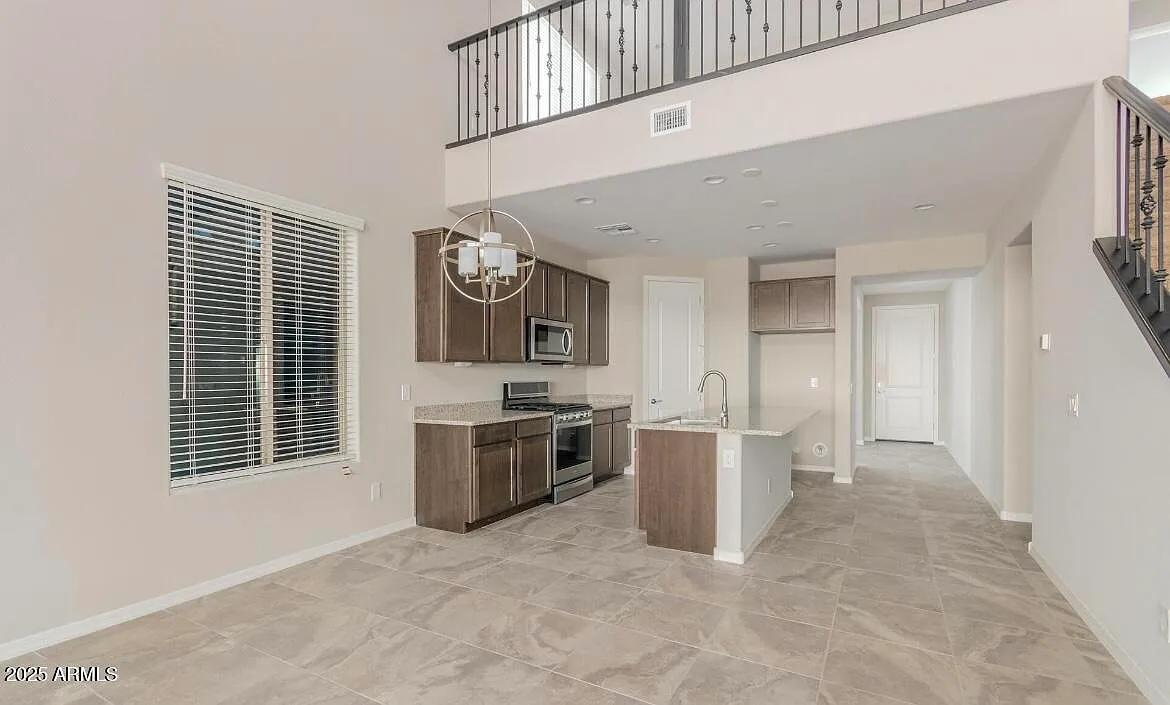 4 bed, 3.0 bath, 2700 sqft, $2,695 — Photo 2