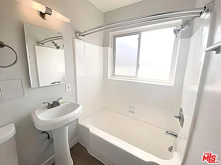 228 S Mariposa Ave #17 — Photo 6