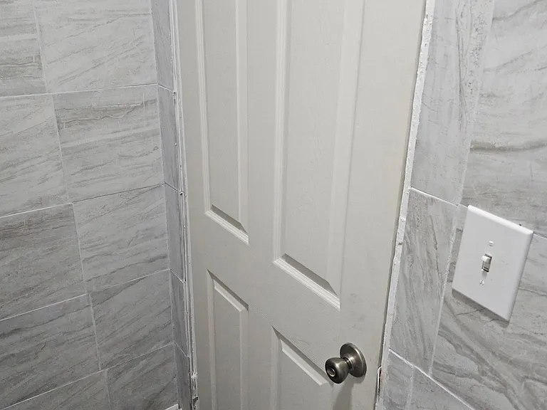 916 Bryant Ave — Photo 18
