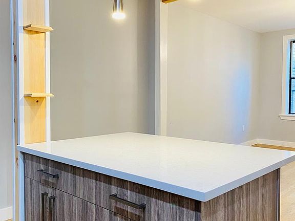 3rd image of 84 Romaine Ave APT 7