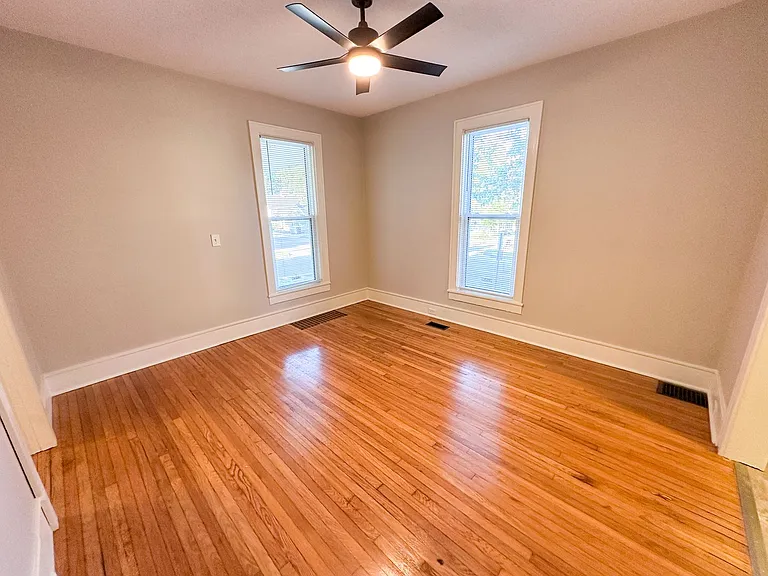 303 Page St NE — Photo 7