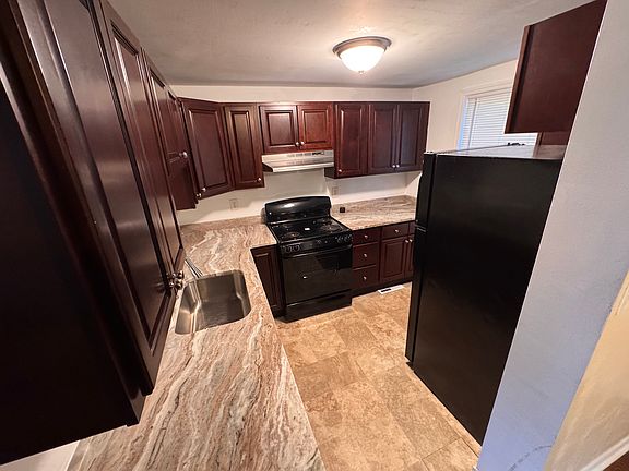 3rd image of 228 W Taylor Ave