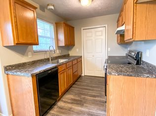 541 S Cottonwood Cir, Republic, MO 65738
