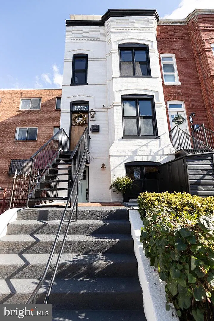 1 bed, 1.0 bath, 1116 sqft, $2,100 — Photo 2