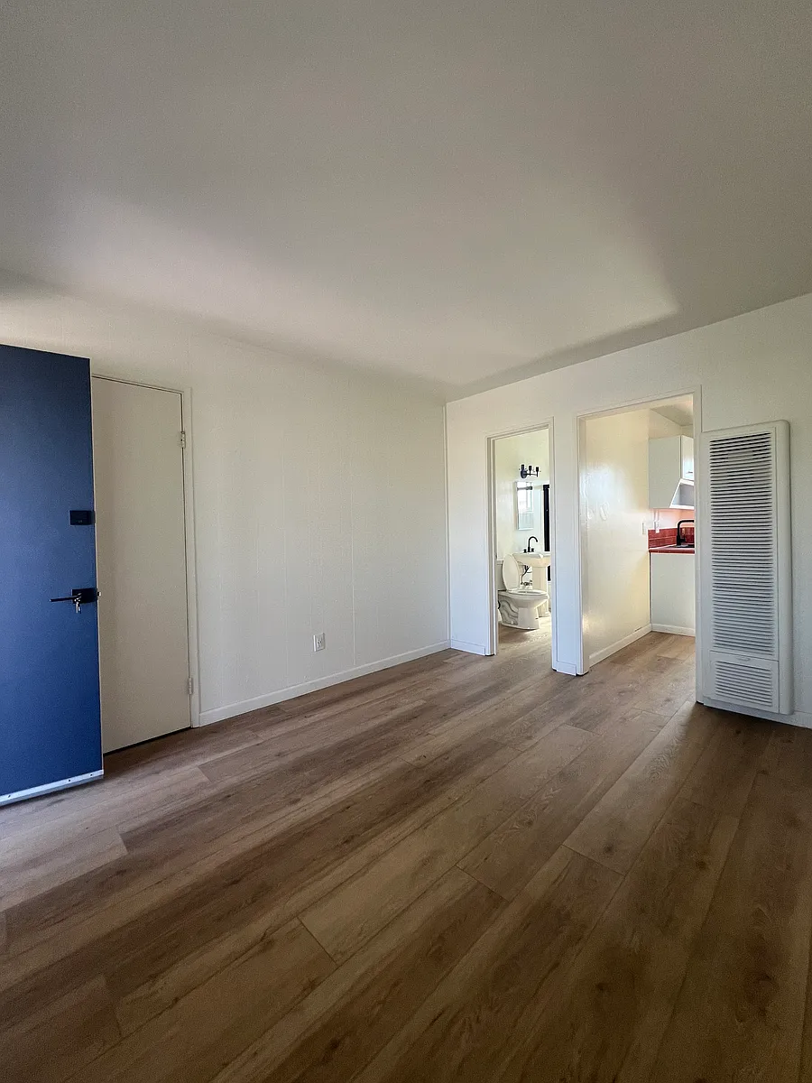 Building Photo - 3185 Madison Ave #10