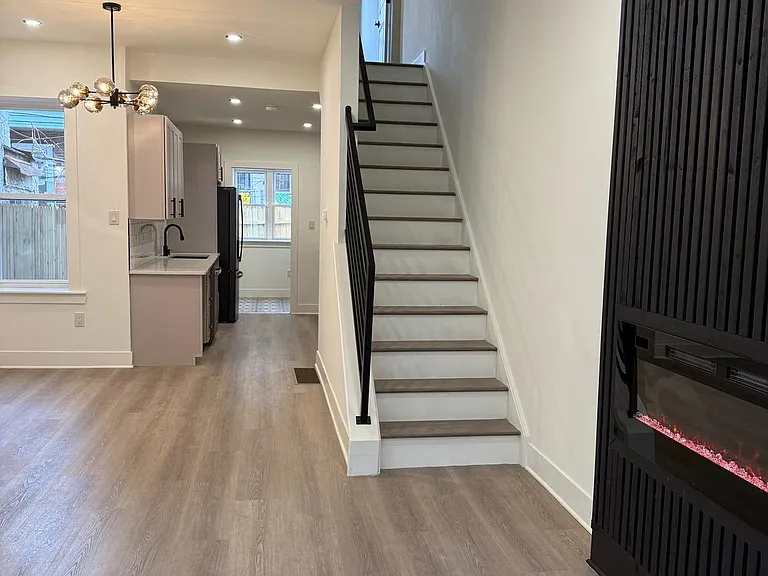 1329 N Dover St — Photo 3