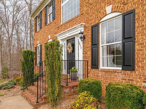 5th image of 7872 Sly Fox Ln