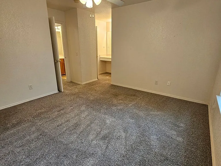 2400 Desert Willow Ter — Photo 8