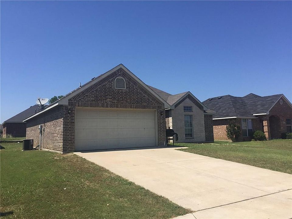 1st image of 625 Antonio Ln