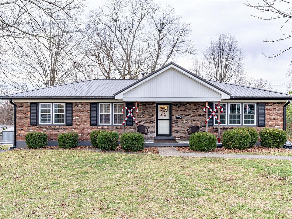 1st image of 916 Crosshill Dr