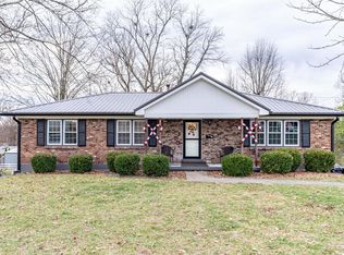 916 Crosshill Dr, Frankfort, KY 40601
