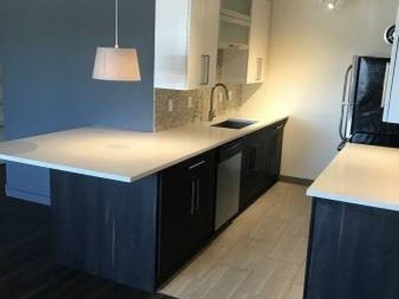 5th image of 4427 5th Ave NE APT 10