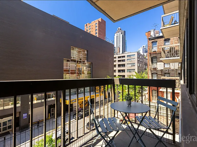 403 E 62nd St #3C — Photo 4