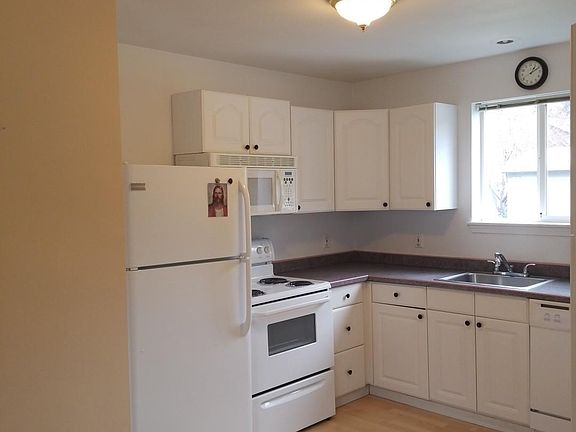 4th image of 257 S Juniper St