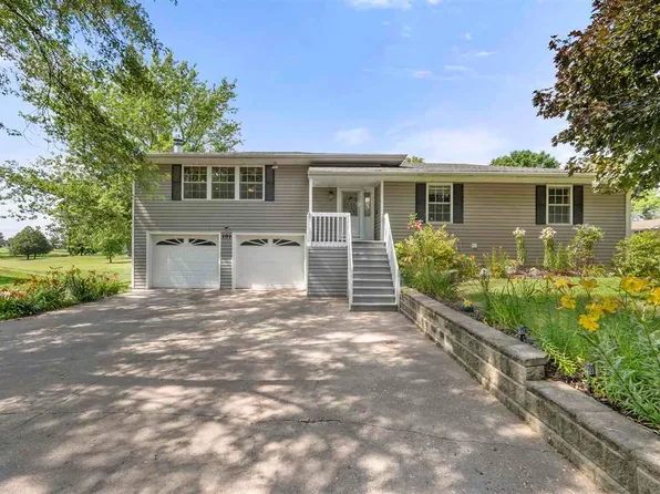 101 Golf Cir, Winfield, IA 52659