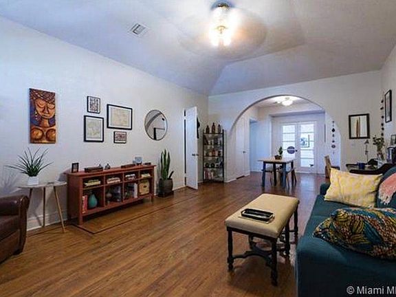 2nd image of 7801 Byron Ave APT C