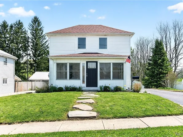 26 Buell St, Akron, NY 14001
