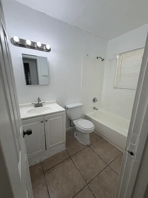 2 bed, 1.0 bath, 680 sqft, $2,150 — Photo 3