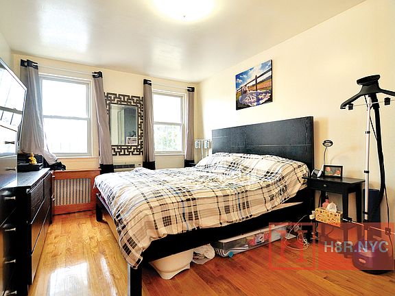 3rd image of 8055 249th St