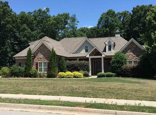 8640 Drake Dr, Lula, GA 30554