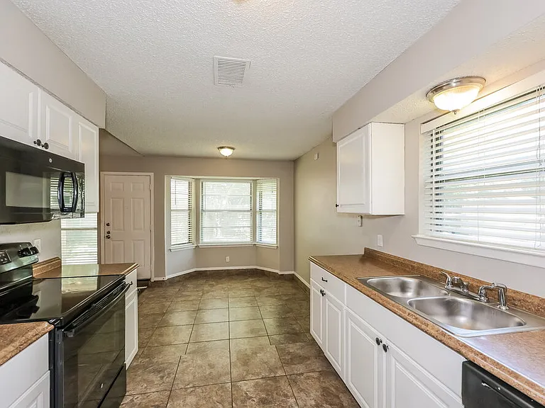 7517 Marlinda Cir — Photo 7