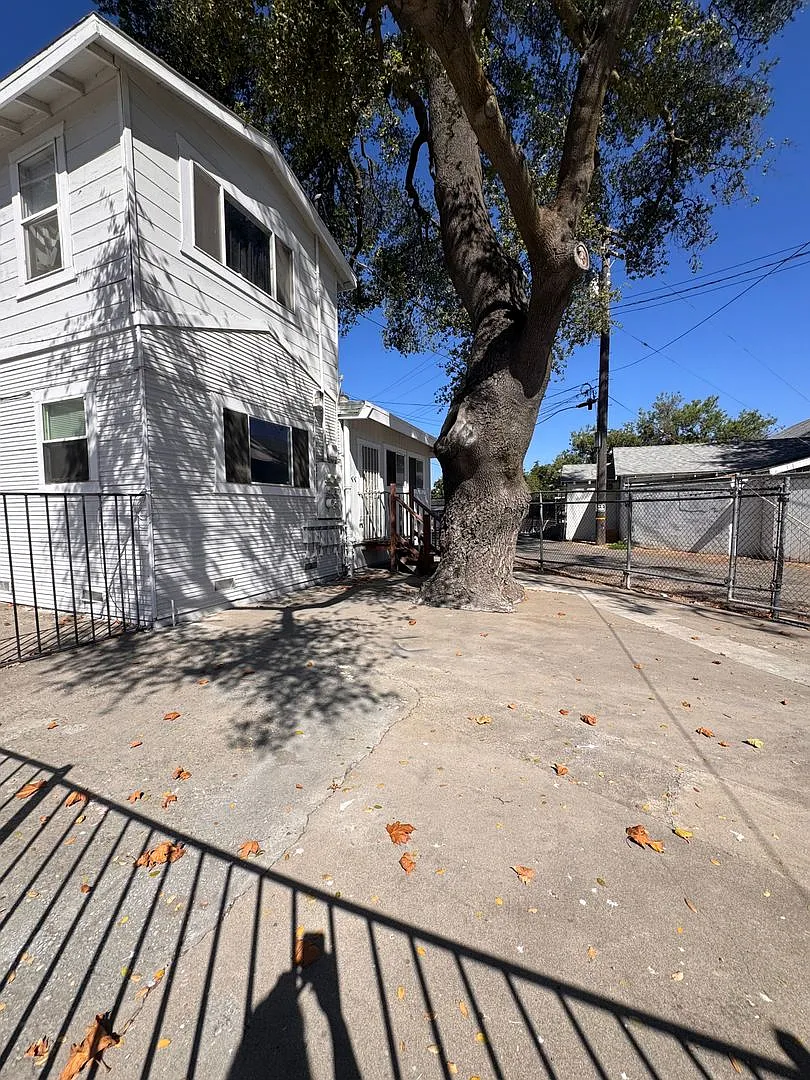Rio Linda — Photo 2