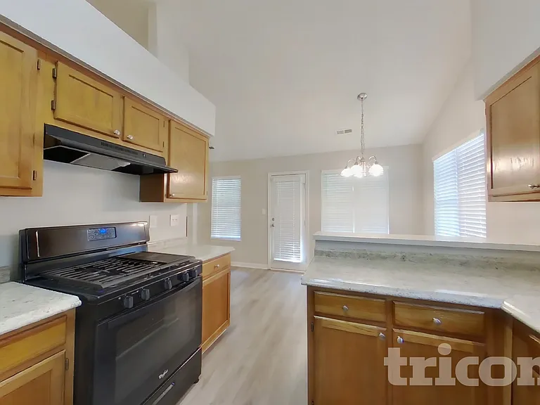 7819 Bar Harbor Dr — Photo 6