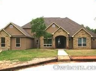 581 Naruna Rd, Lampasas, TX 76550