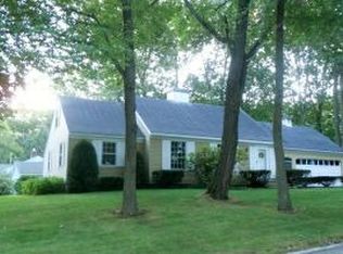 71 Hillcroft Rd, Manchester, NH 03104