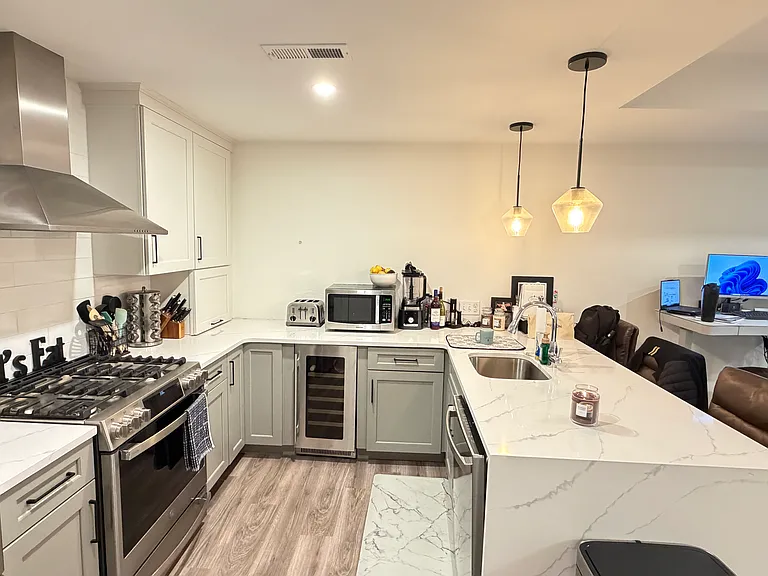 9 Douglas St #1 — Photo 8