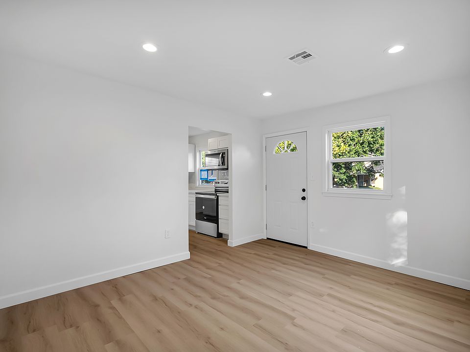 1st image of 1453 Sproule Ave