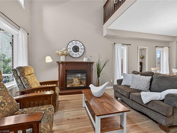 4th image of 17 Heathcote Ct