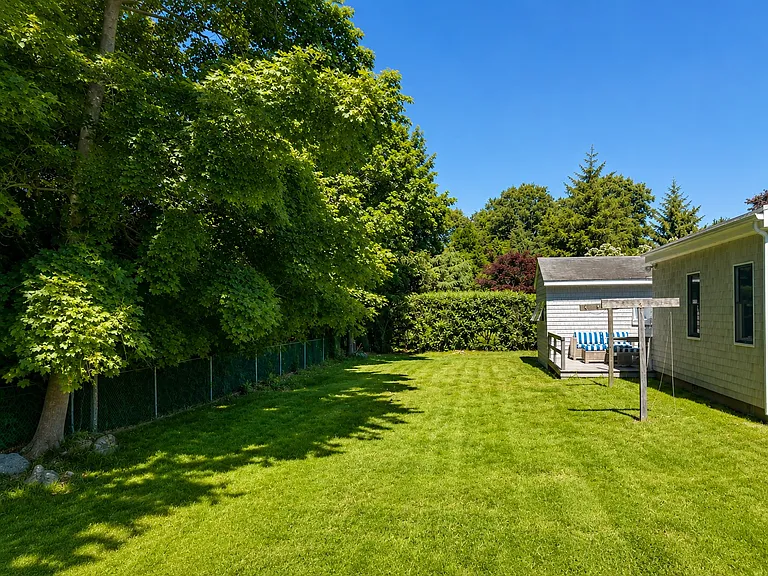31 Bayberry Ln — Photo 13