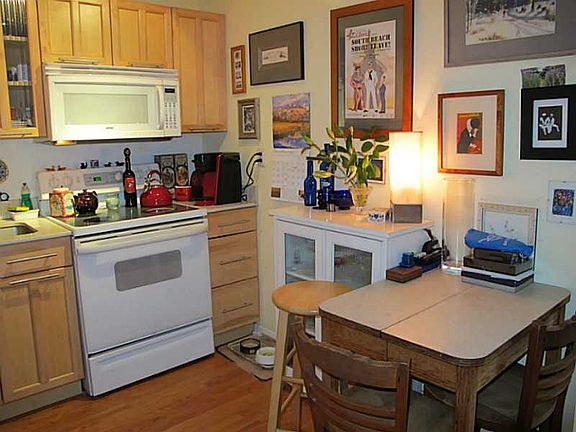 3rd image of 1337 Euclid Ave APT 205