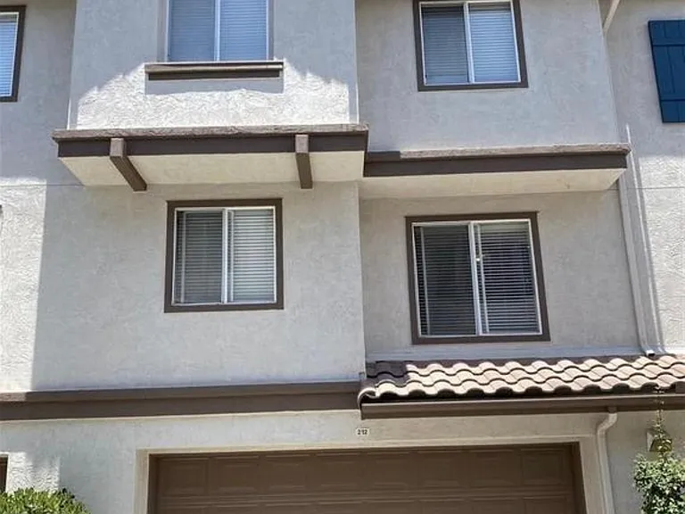 10254 Wateridge Cir #212 — Photo 3