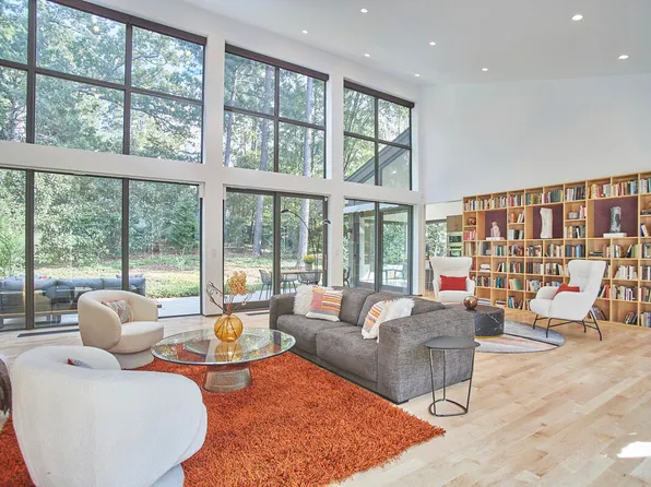 3 Lanier Dr, Chapel Hill, NC 27517