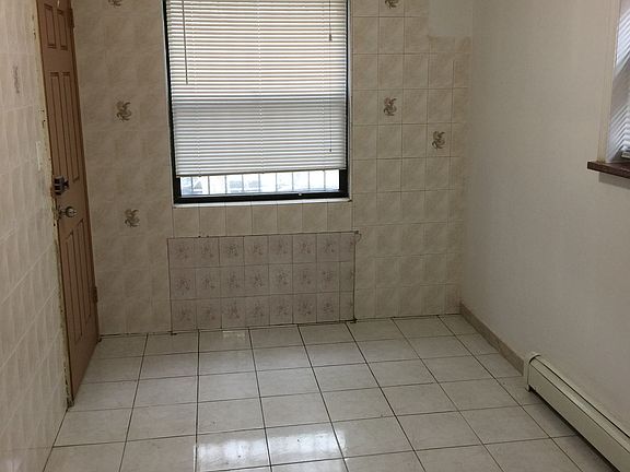 3rd image of 6512 Utopia Pkwy #1FL