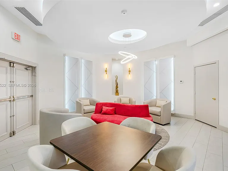 3610 Yacht Club Dr #1016 — Photo 4