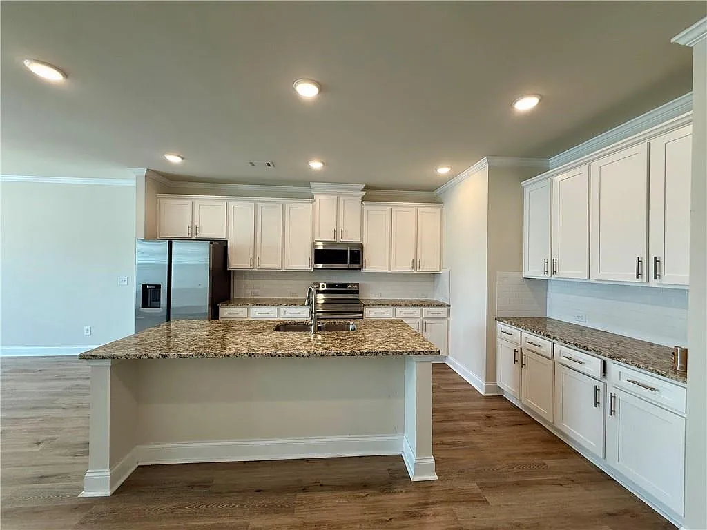 3 bed, 2.5 bath, 1979 sqft, $1,950 — Photo 4